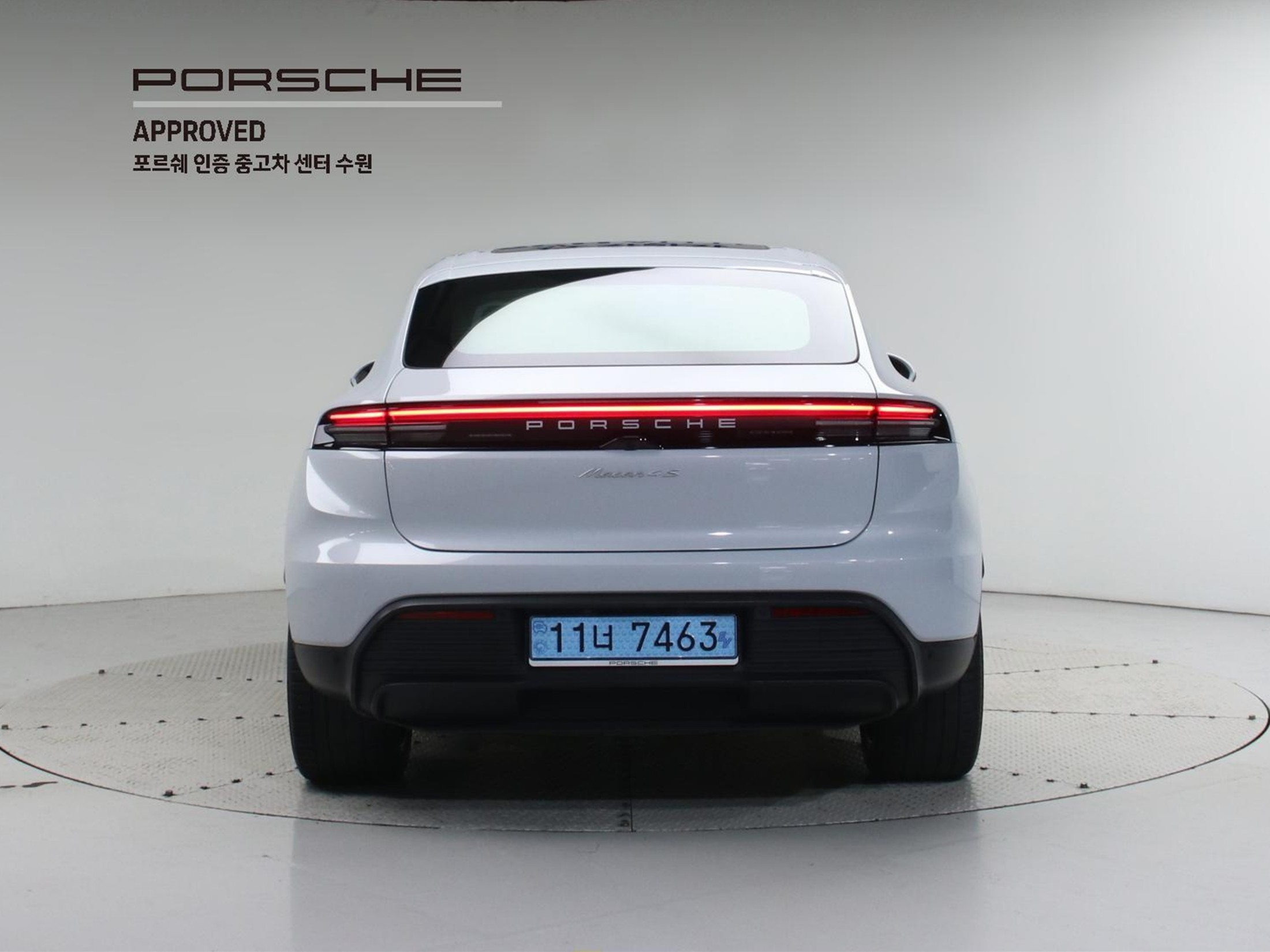 PORSCHE MACAN EV 2025