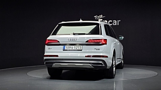 AUDI Q7 4M 2023