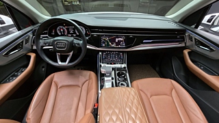 AUDI Q7 4M 2023
