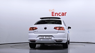 VOLKSWAGEN PASSAT GT B8 2018