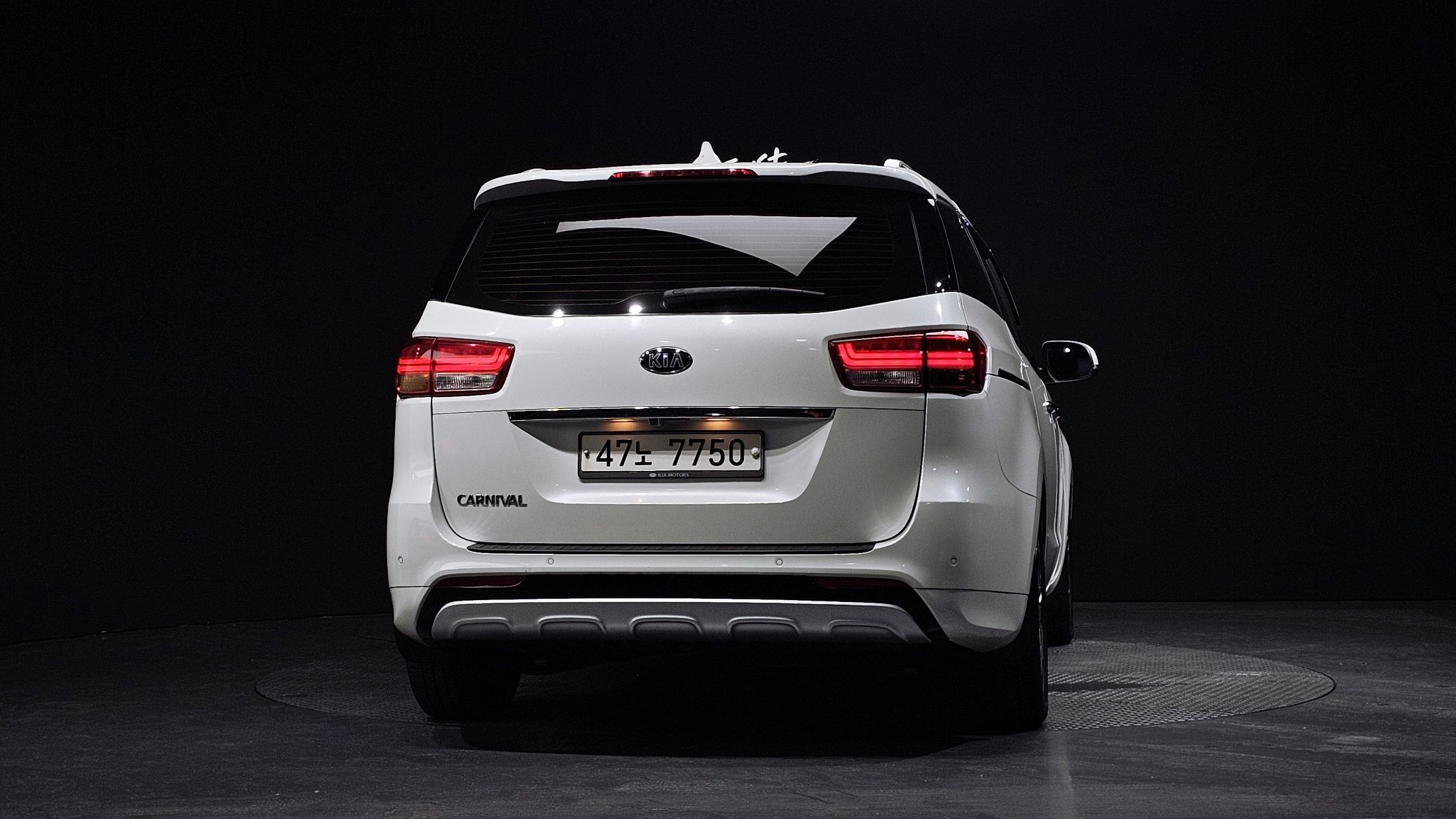 KIA CARNIVAL 2015