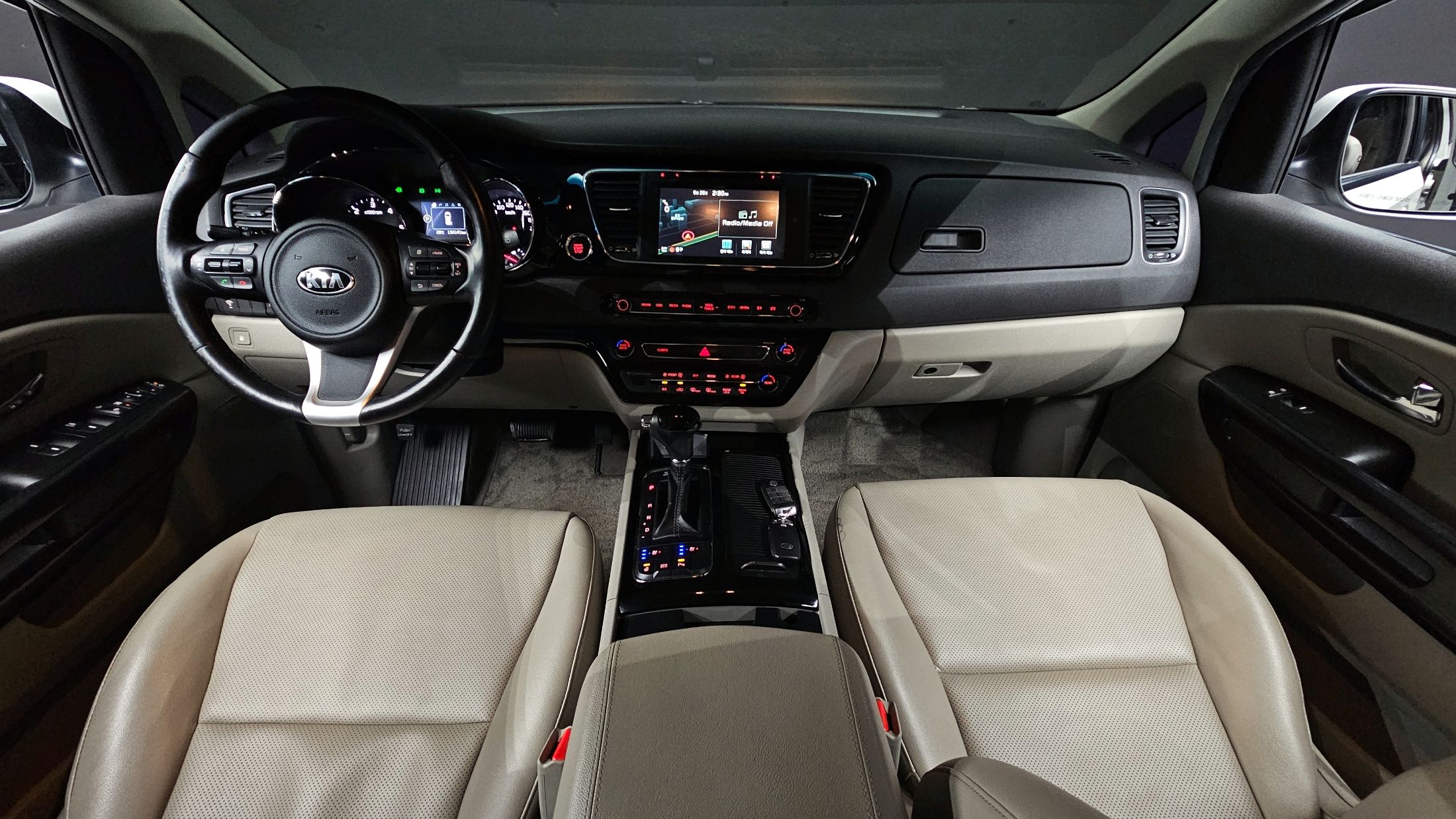 KIA CARNIVAL 2015