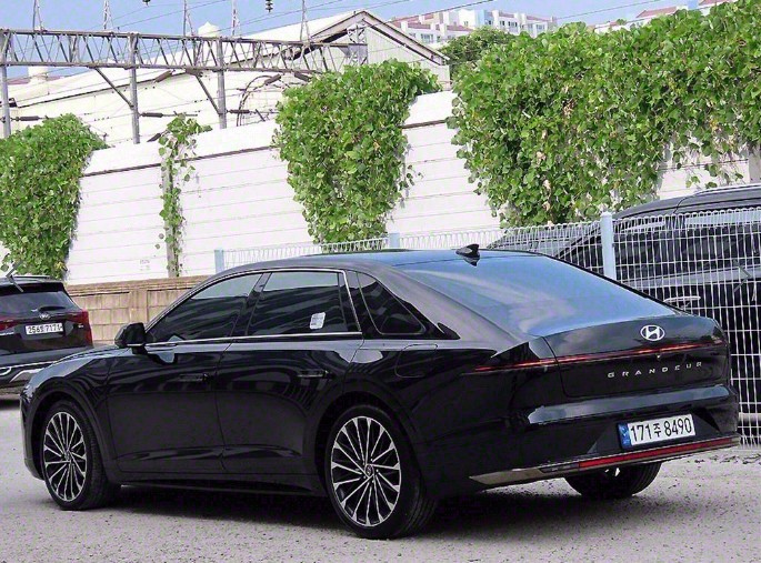 HYUNDAI GRANDEUR GN7 2023