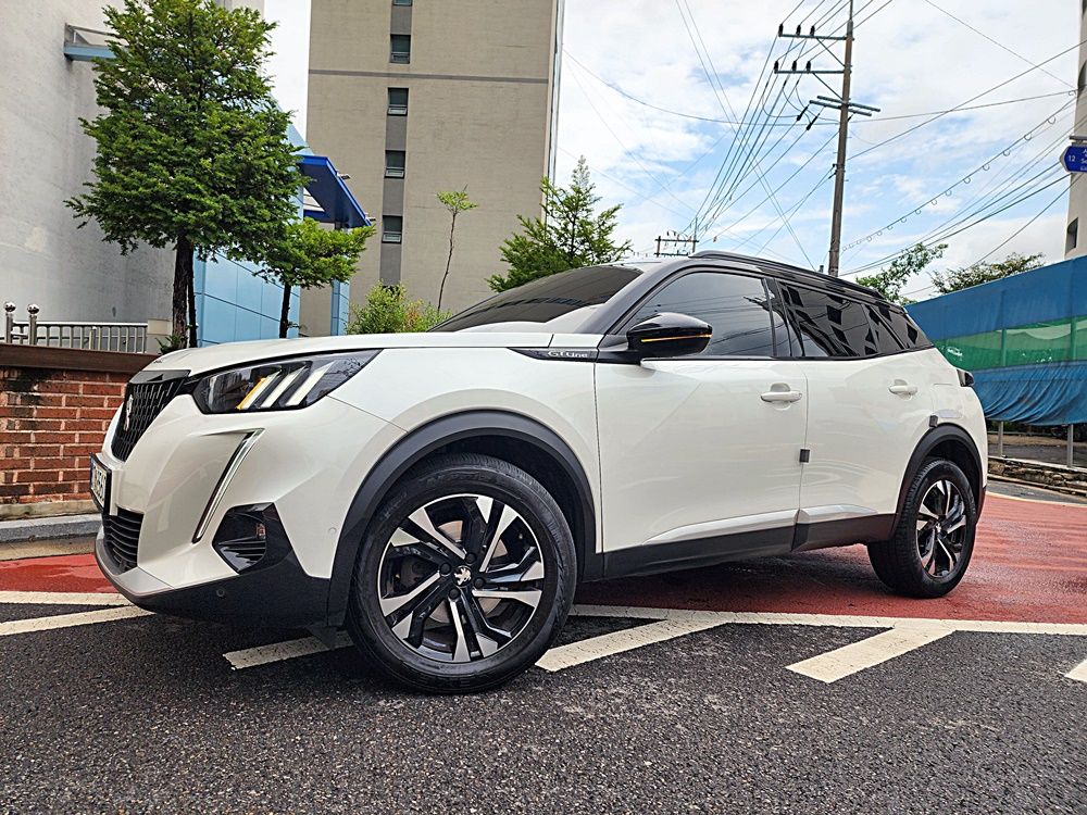 PEUGEOT 2008 2021