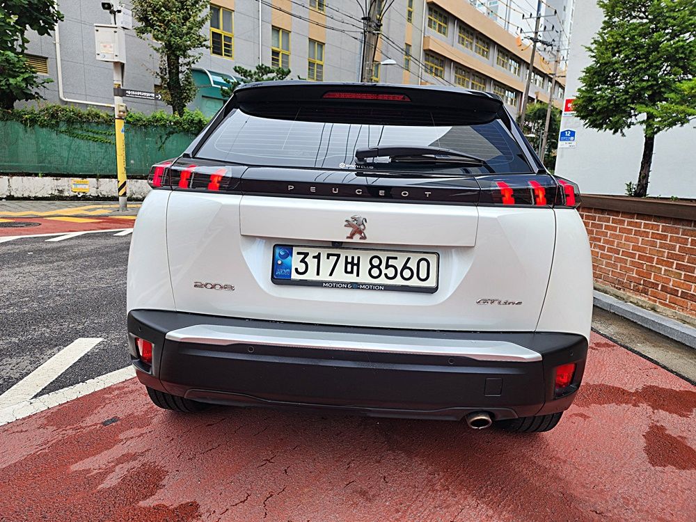 PEUGEOT 2008 2021
