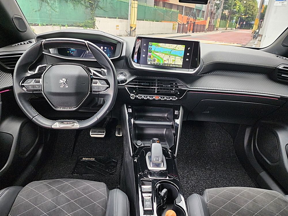 PEUGEOT 2008 2021