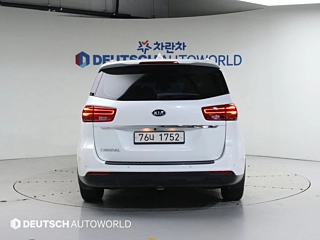 KIA CARNIVAL 2018
