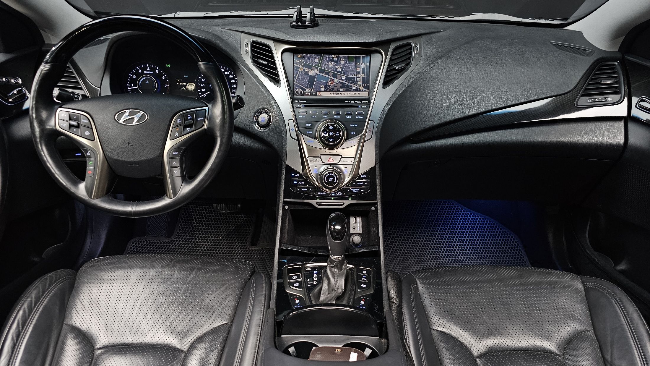 HYUNDAI GRANDEUR HG 2011