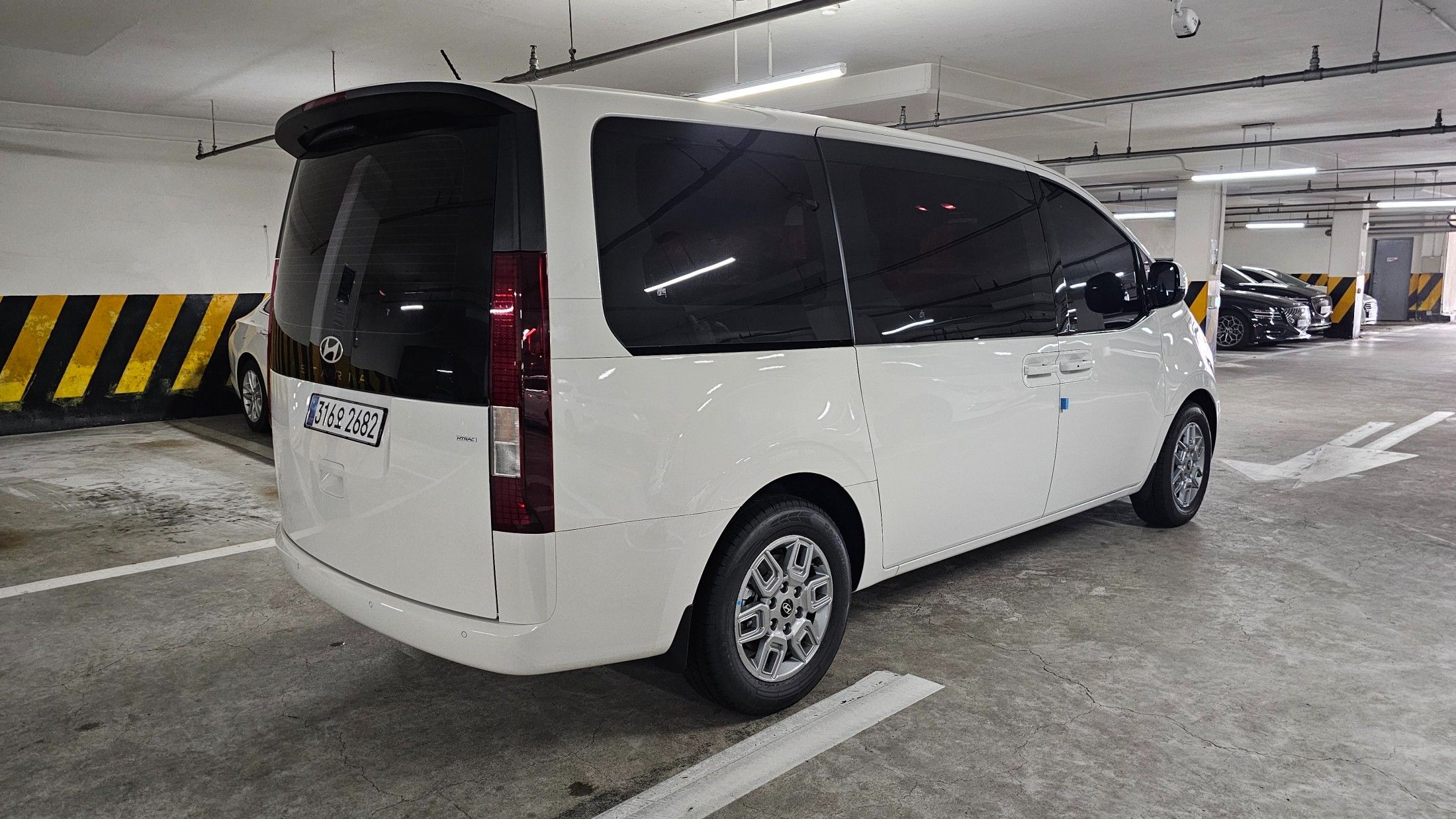 HYUNDAI STARIA 2025