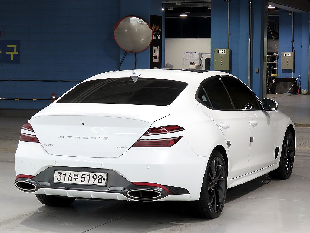 GENESIS G70 2023