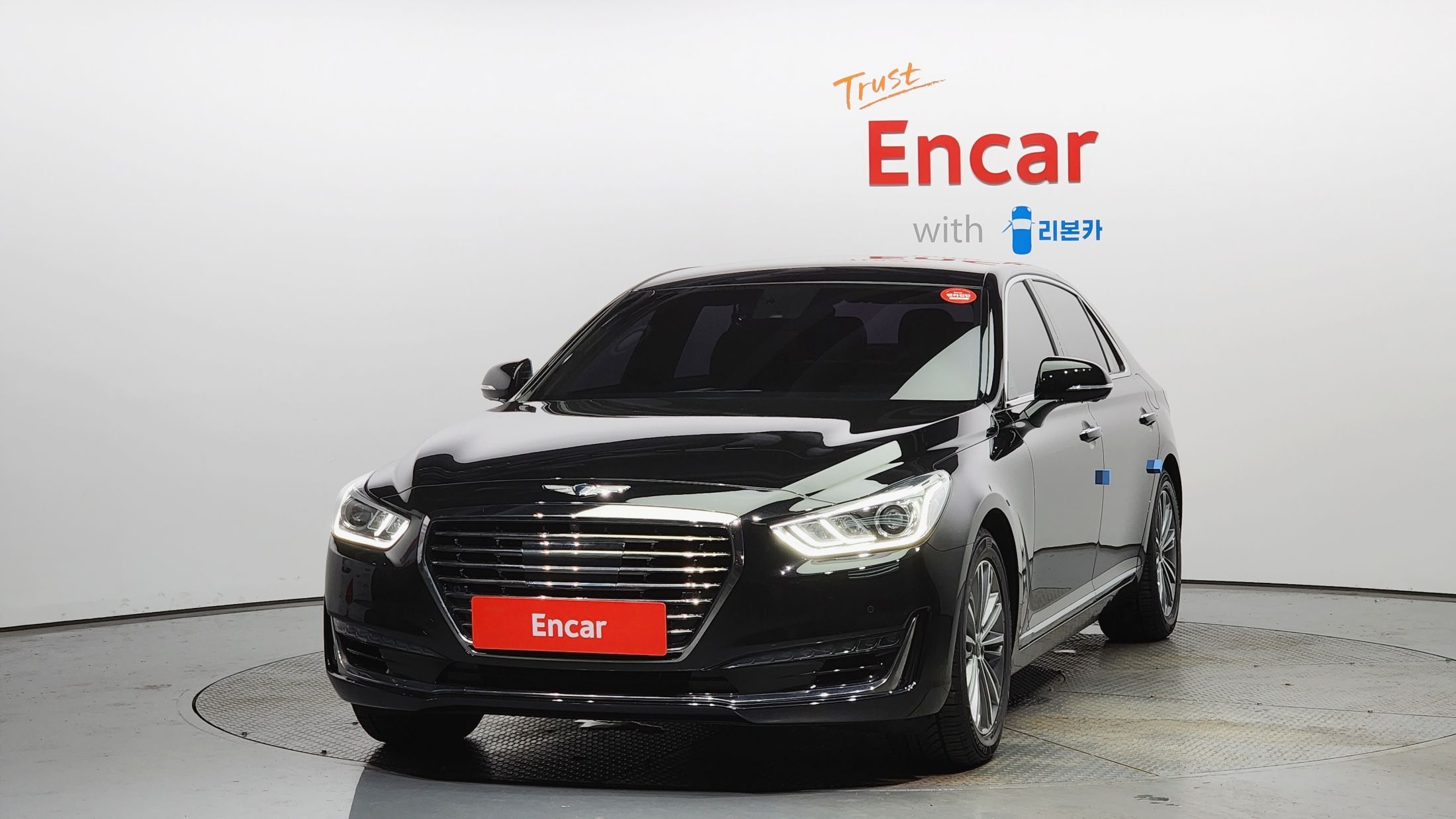 GENESIS EQ900 2016