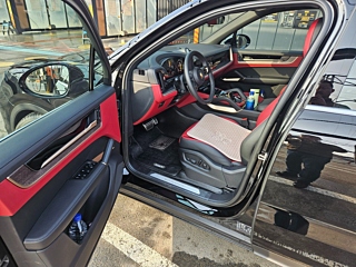 PORSCHE CAYENNE PO536 2024