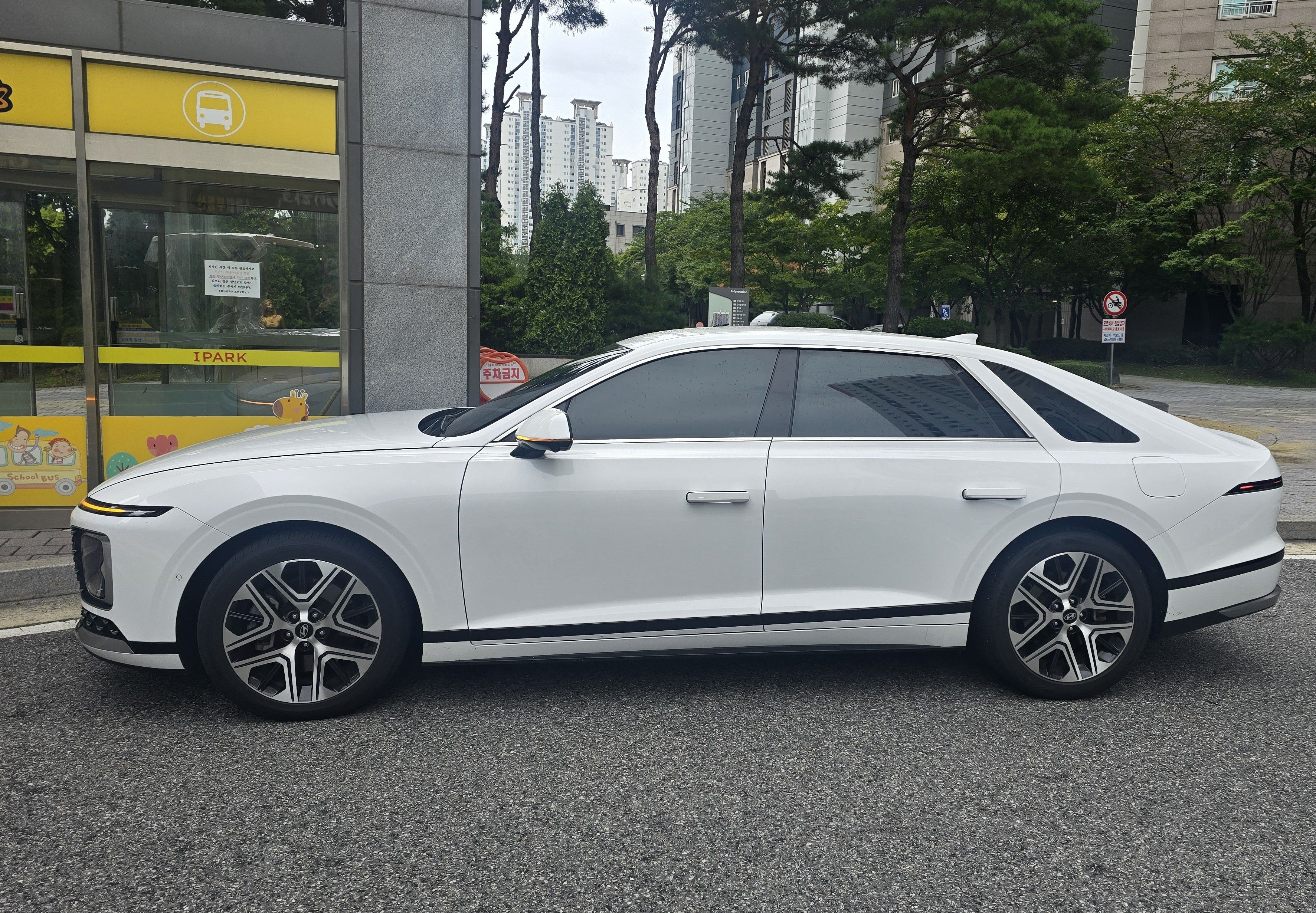 HYUNDAI GRANDEUR GN7 2023