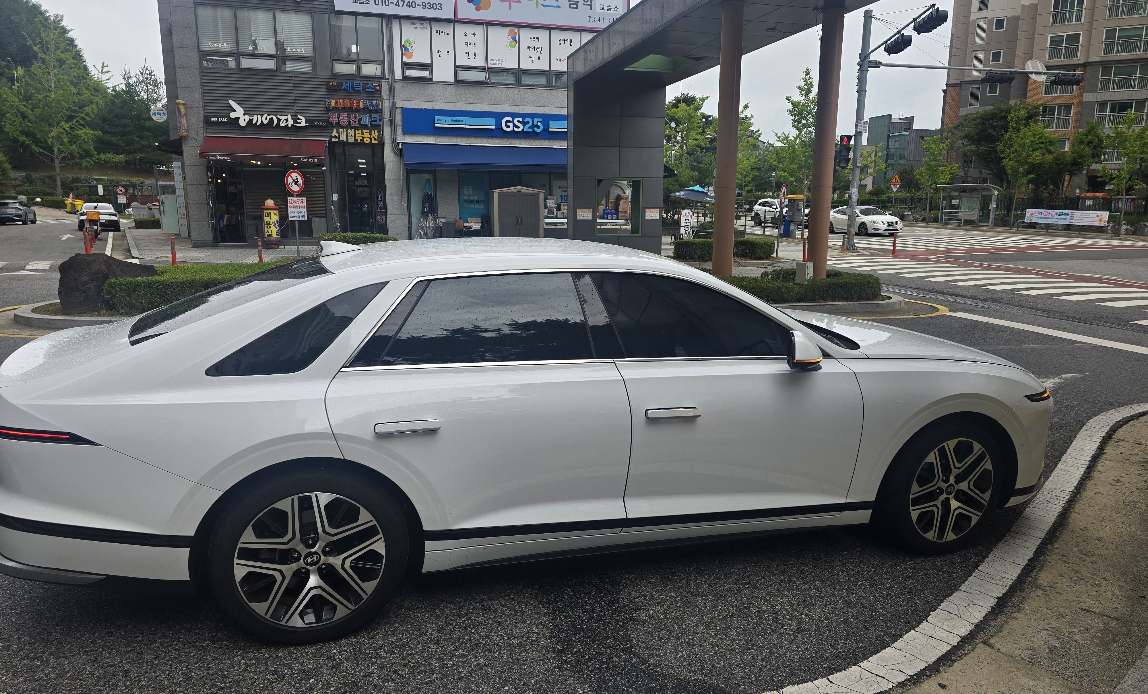 HYUNDAI GRANDEUR GN7 2023