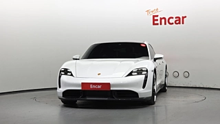 PORSCHE TAYCAN 2021