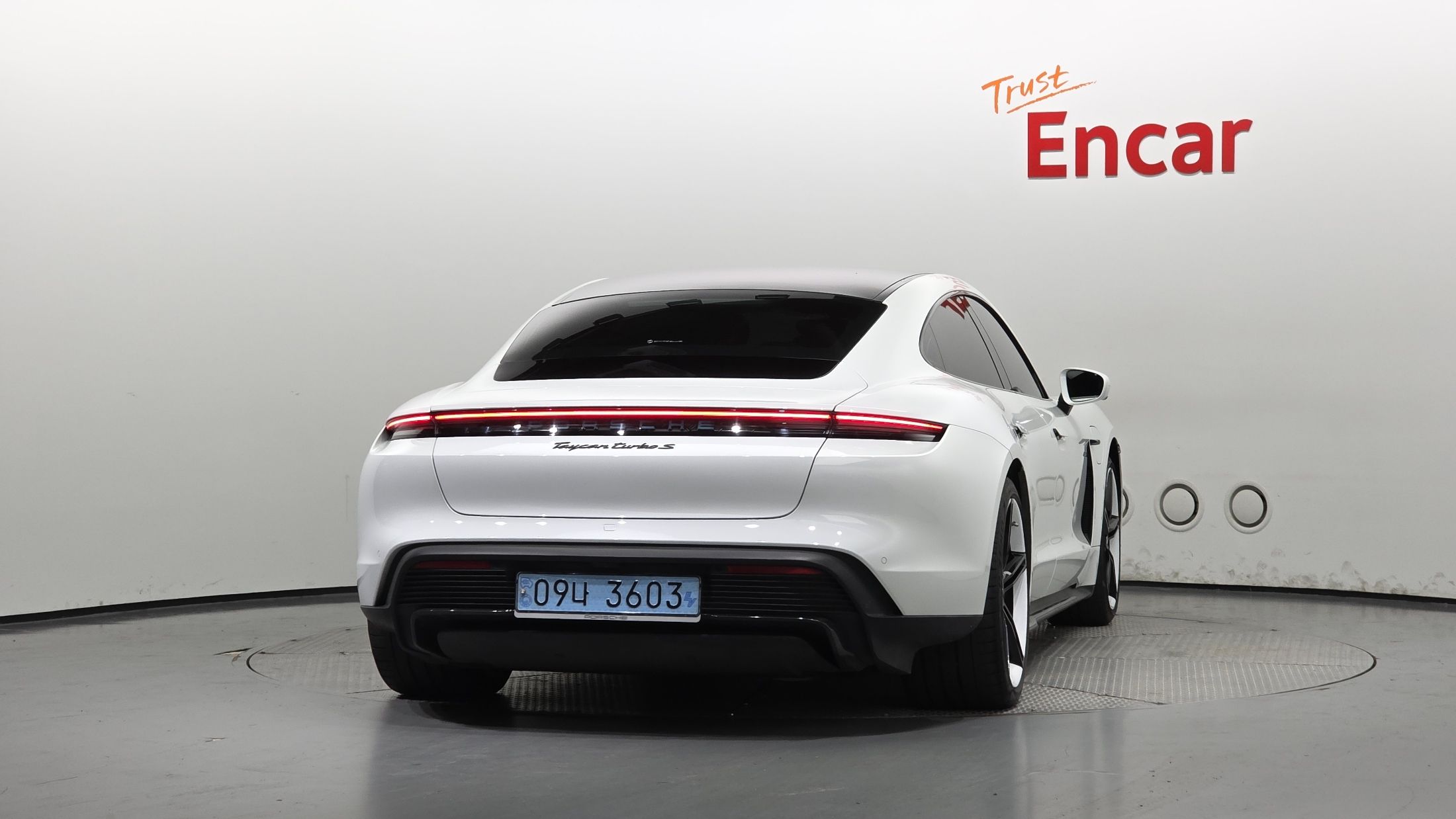 PORSCHE TAYCAN 2021