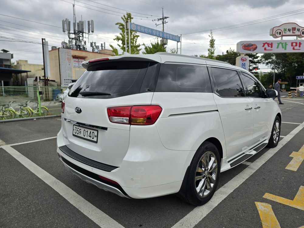 KIA CARNIVAL 2016