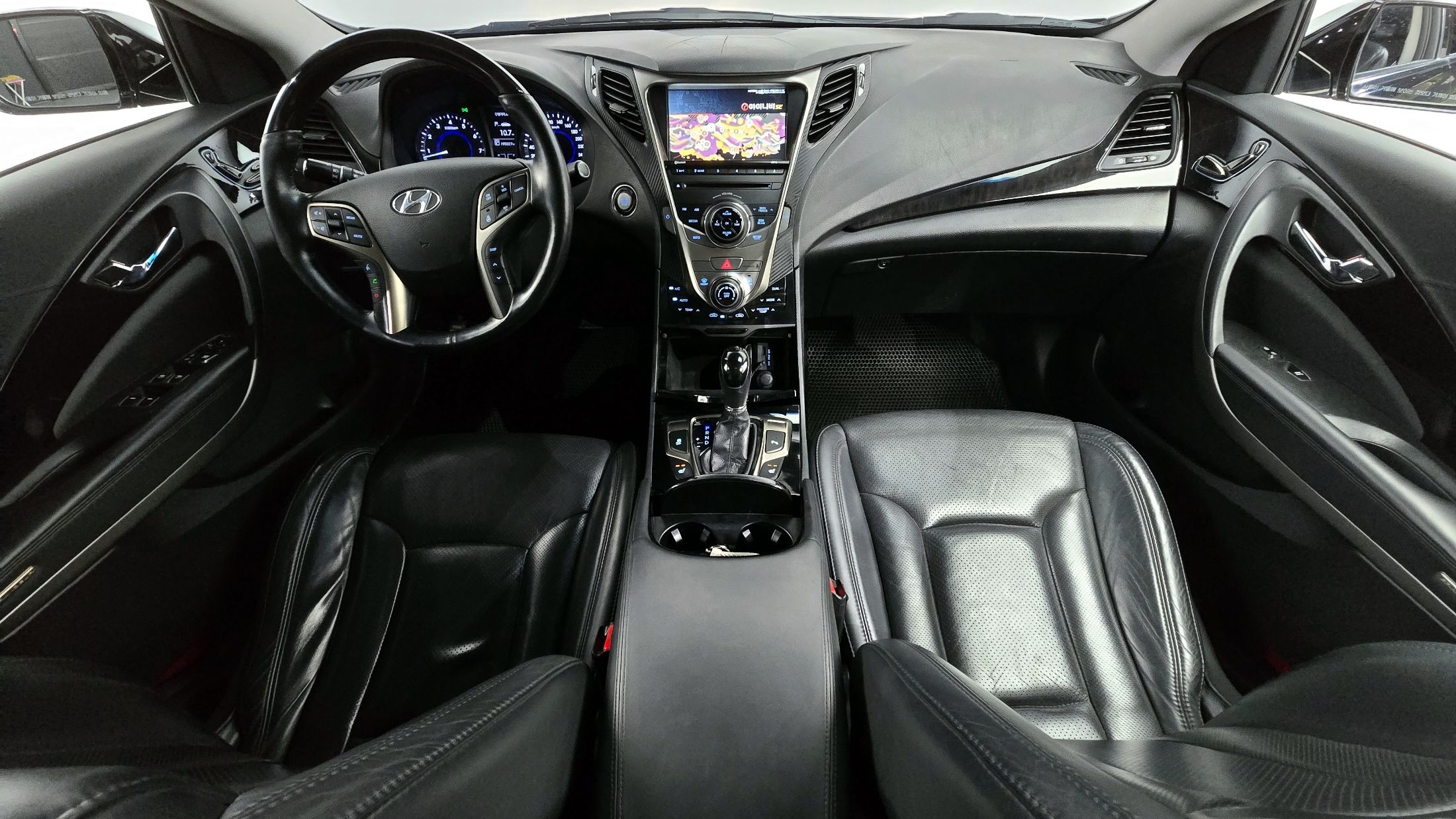 HYUNDAI GRANDEUR HG 2012
