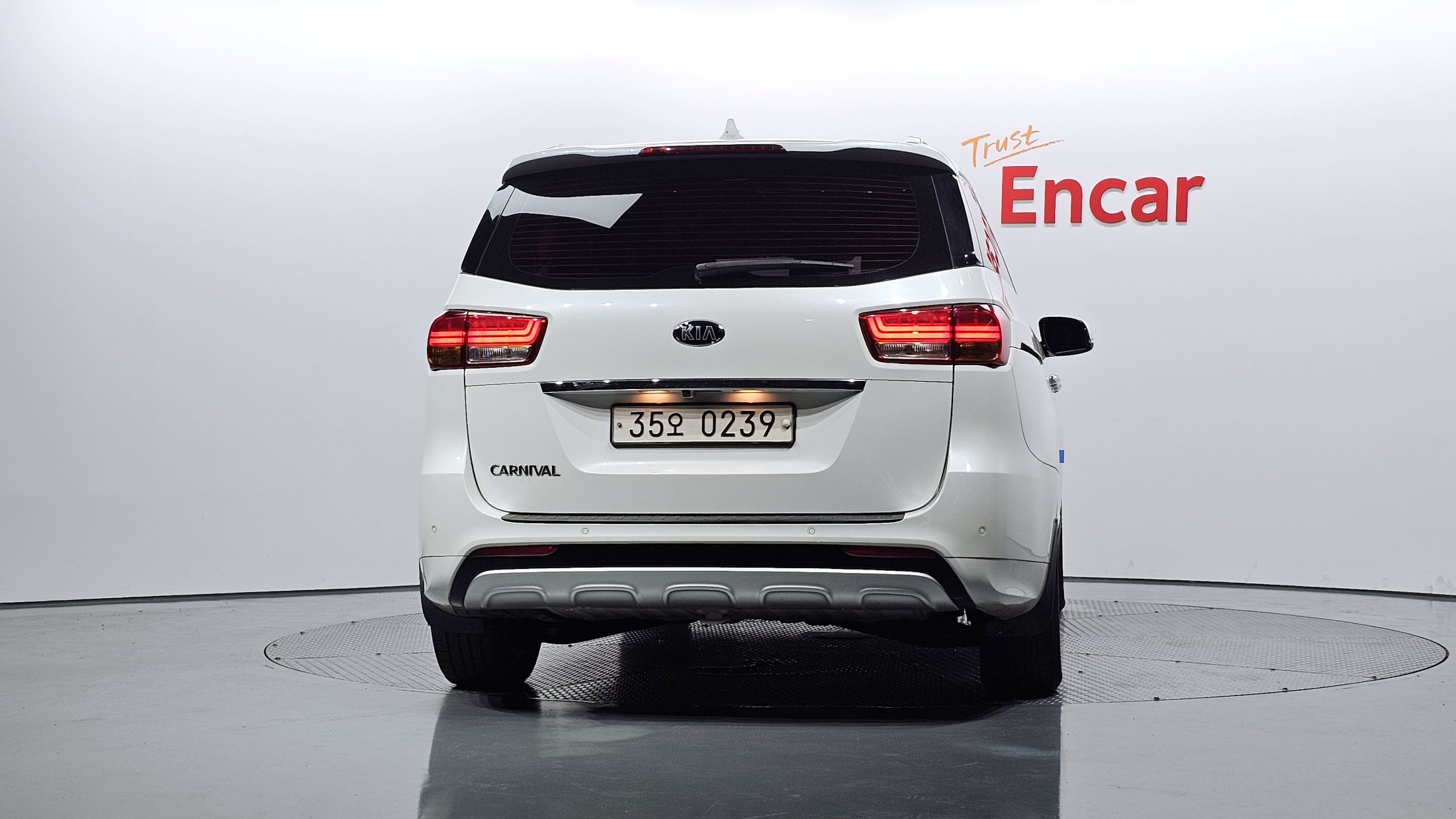 KIA CARNIVAL 2016