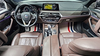 BMW 5-SERIES G30 2017