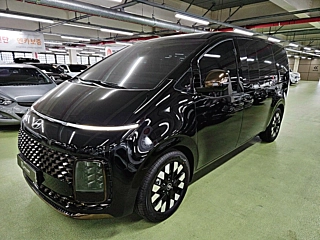 HYUNDAI STARIA 2025