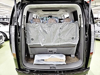 HYUNDAI STARIA 2025