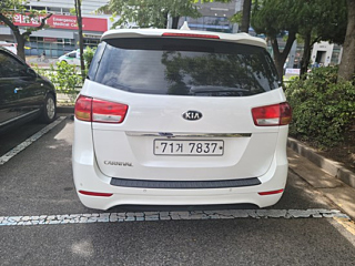 KIA CARNIVAL 2016