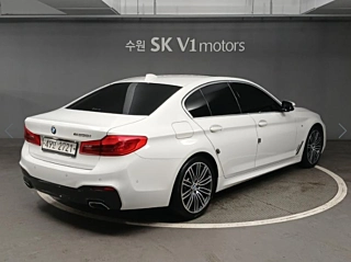 BMW 5-SERIES G30 2019