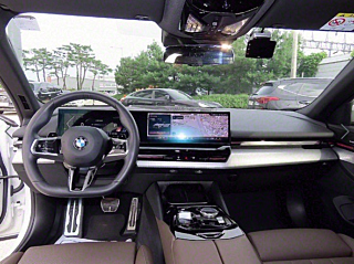 BMW 5-SERIES G60 2023