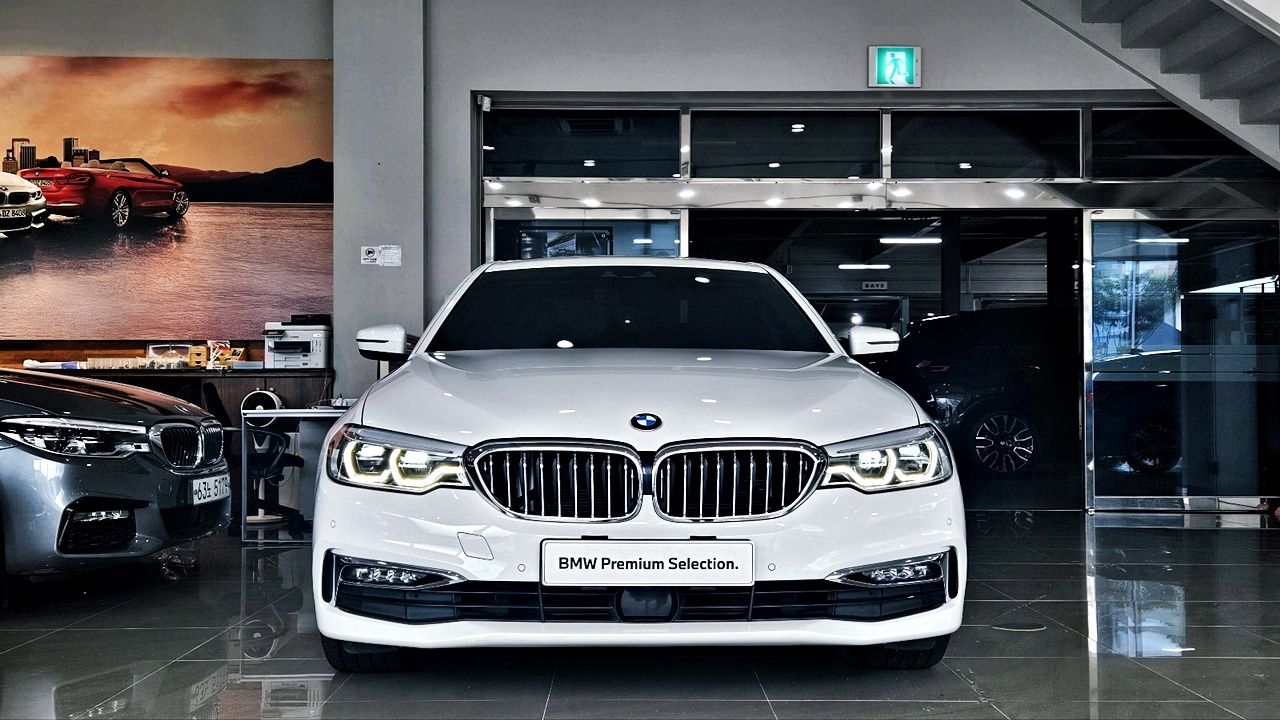 BMW 5-SERIES G30 2018