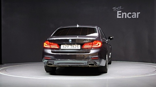 BMW 5-SERIES G30 2017