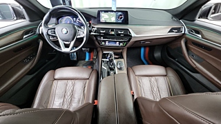 BMW 5-SERIES G30 2017