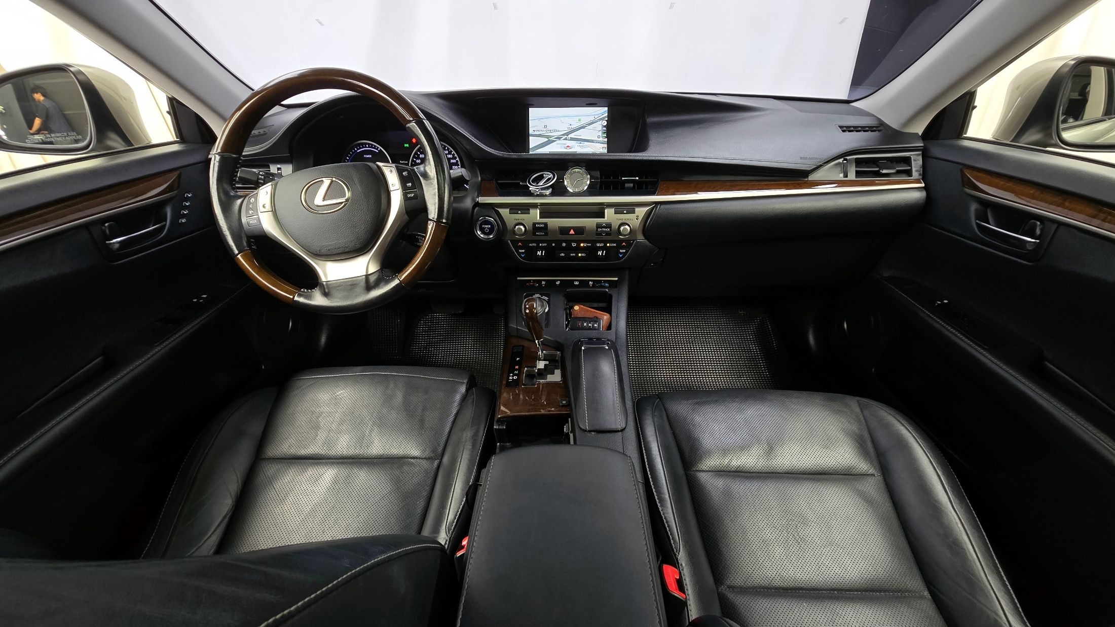 LEXUS ES300H 2015