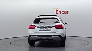 MERCEDES BENZ GLA-CLASS X156 2017