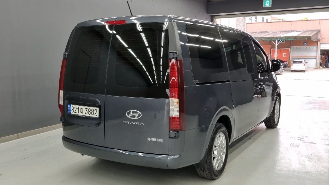 HYUNDAI STARIA 2022