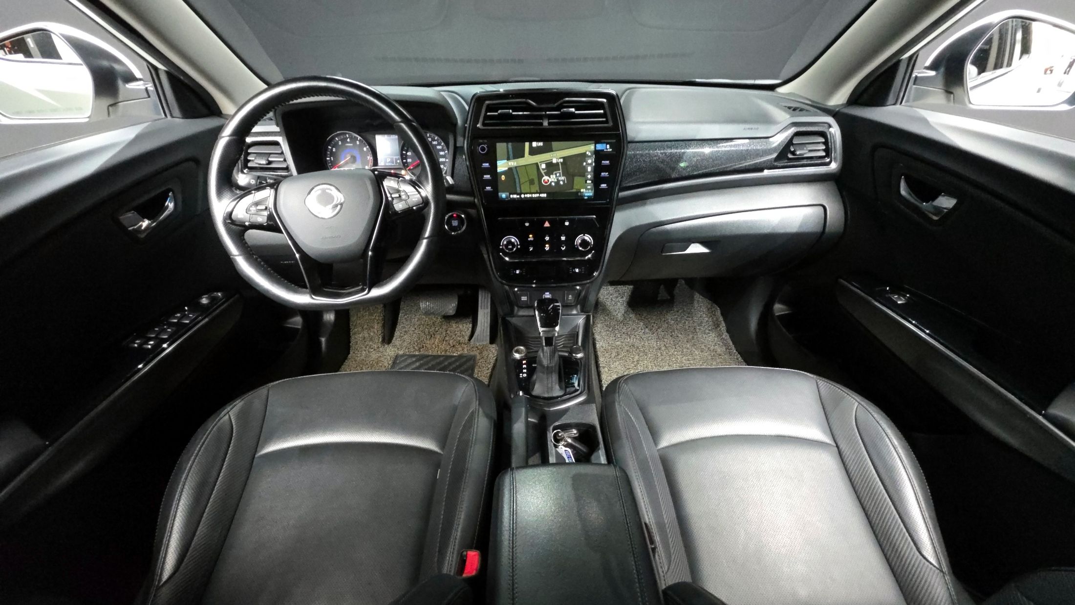 SSANGYONG TIVOLI VERY NEW 2020