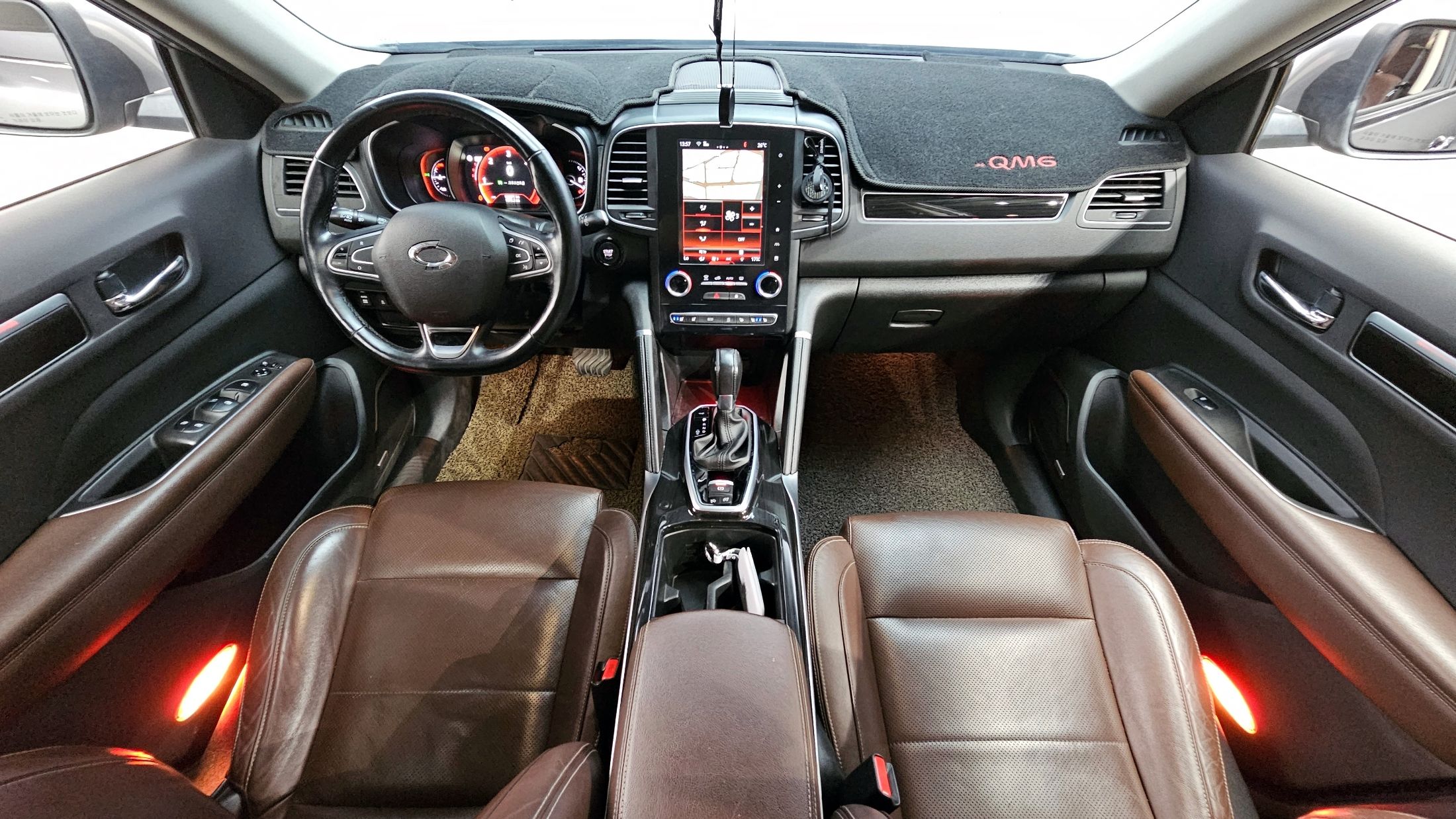 SAMSUNG QM6 2017