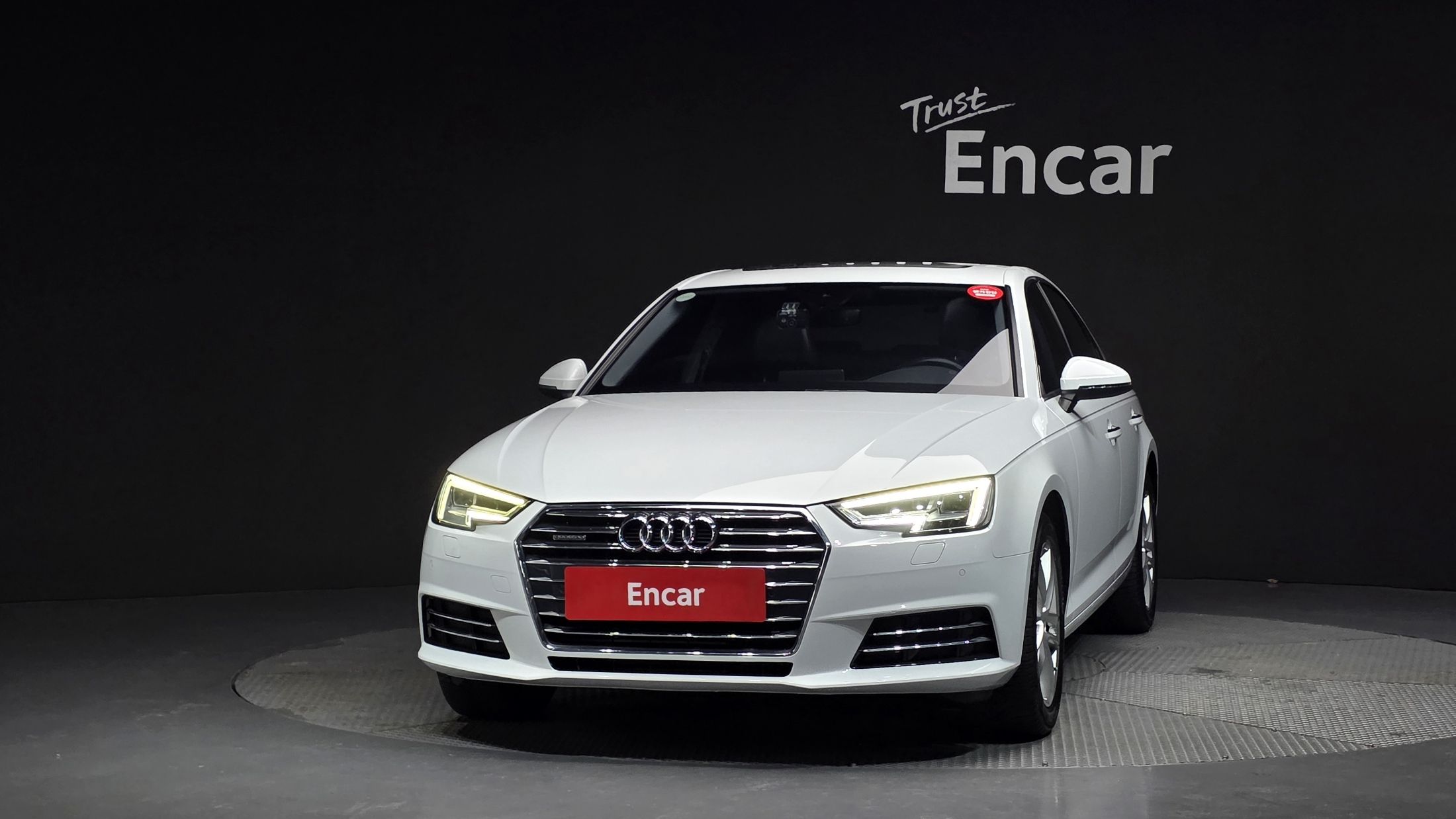 AUDI A4 B9 2016
