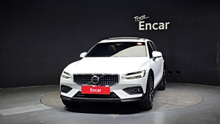 VOLVO V60 CROSS COUNTRY 2024