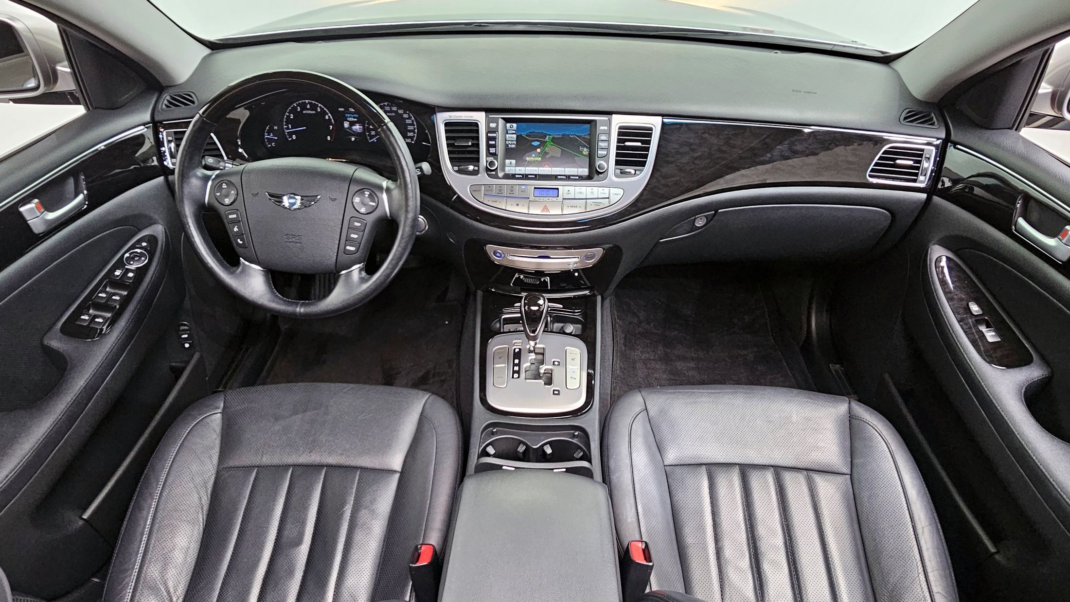 HYUNDAI GENESIS 2012