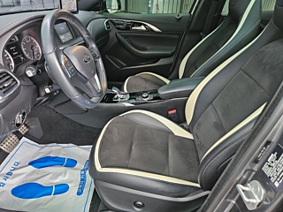 INFINITI Q30 2017