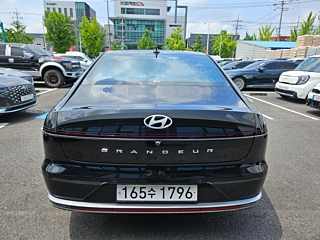 HYUNDAI GRANDEUR HYBRID GN7 2023