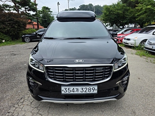 KIA CARNIVAL  9 Seater High Limousine 2019