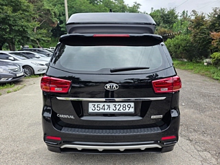 KIA CARNIVAL  9 Seater High Limousine 2019