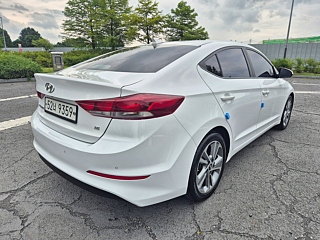 HYUNDAI AVANTE AD 2018