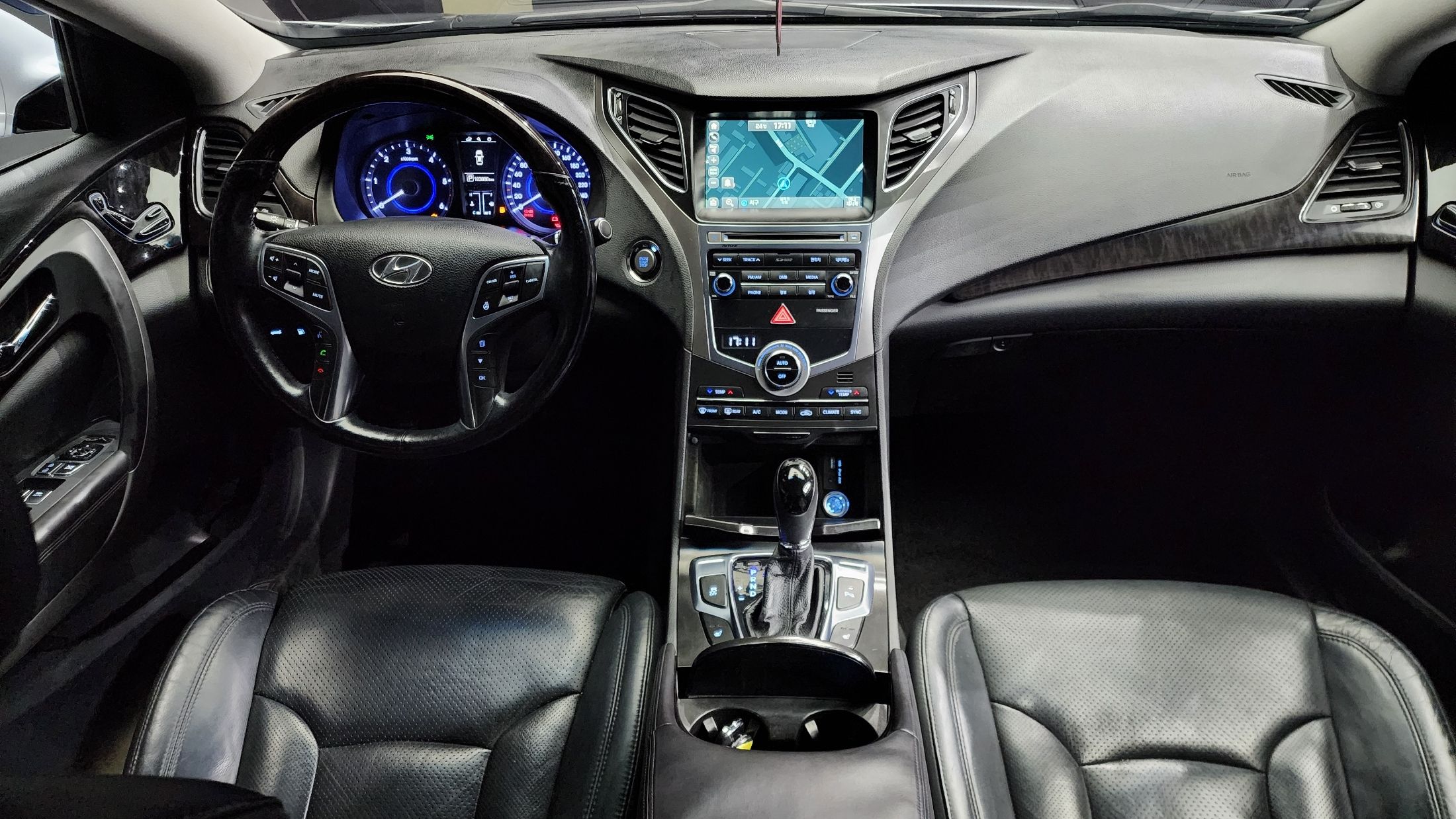 HYUNDAI GRANDEUR HG 2015
