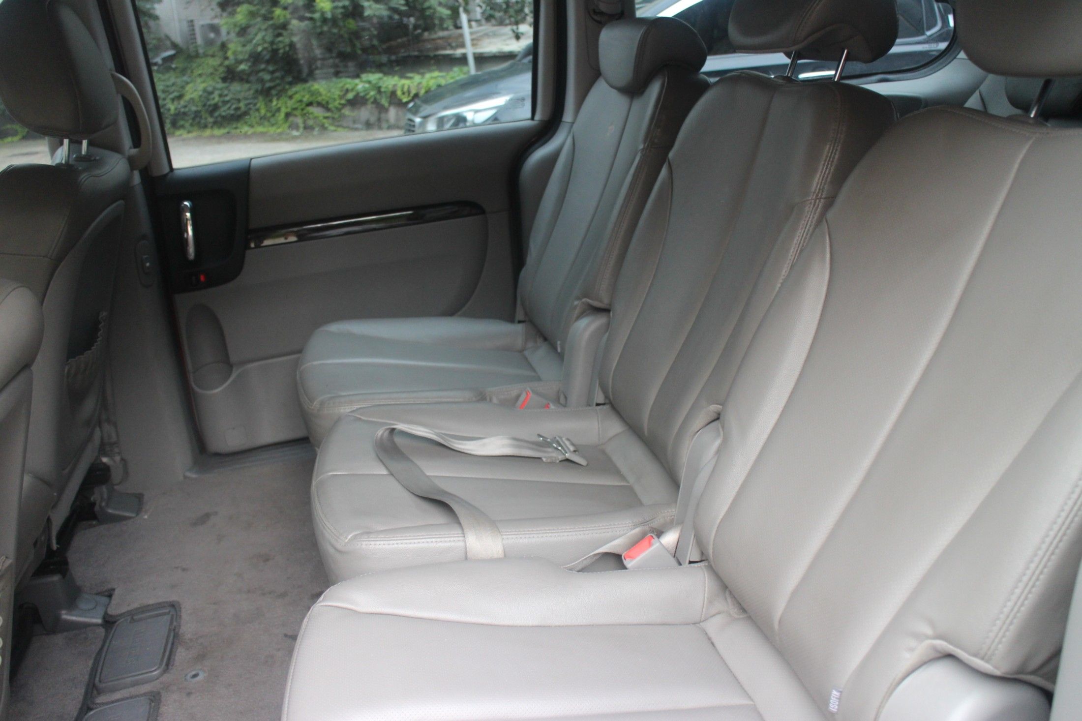 KIA CARNIVAL R 2012