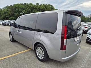 HYUNDAI STARIA 2024