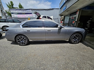 BMW 7-SERIES G70 2025