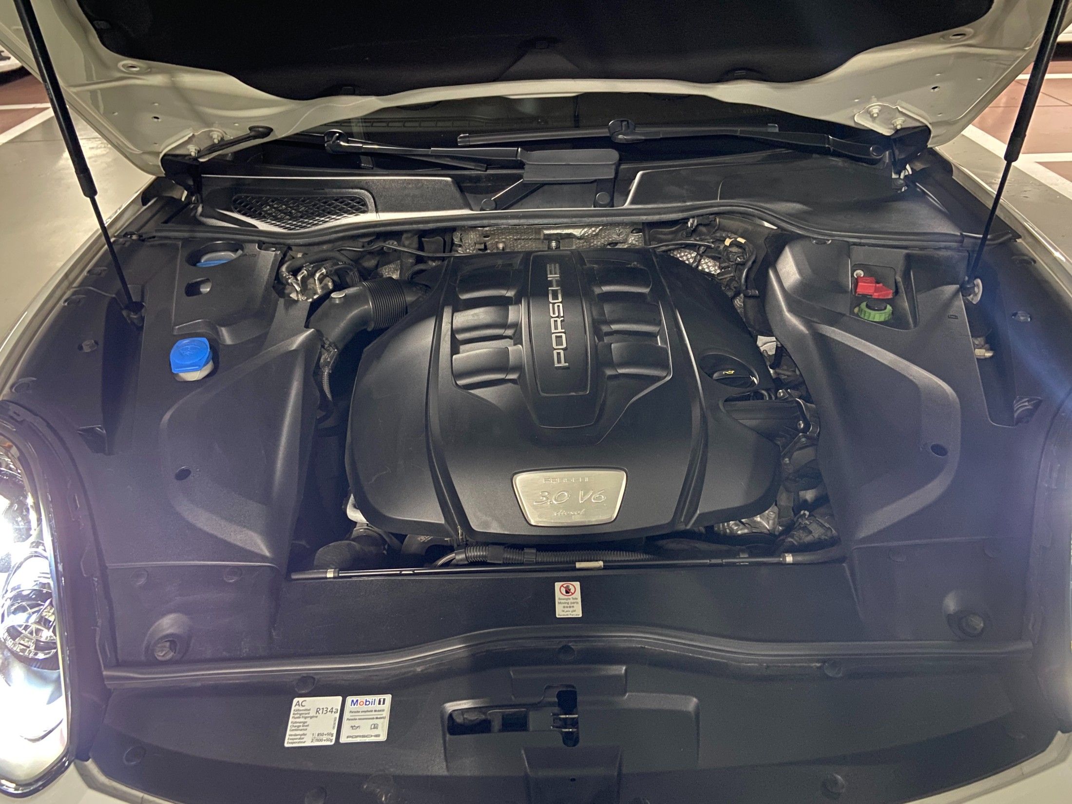 PORSCHE CAYENNE 2016